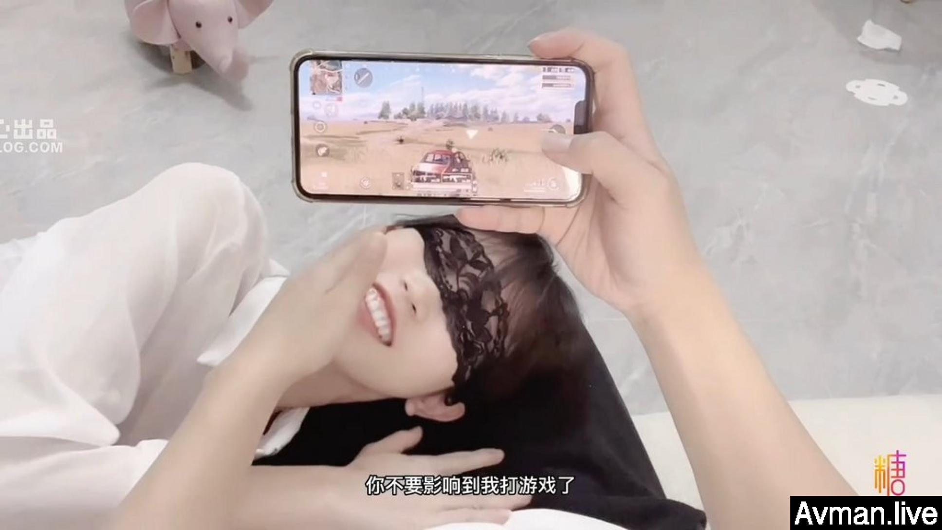 [MP4]天花板小萝莉▌粉色情人▌罕见露脸萝莉长开了颜值上线 不一样的吃鸡